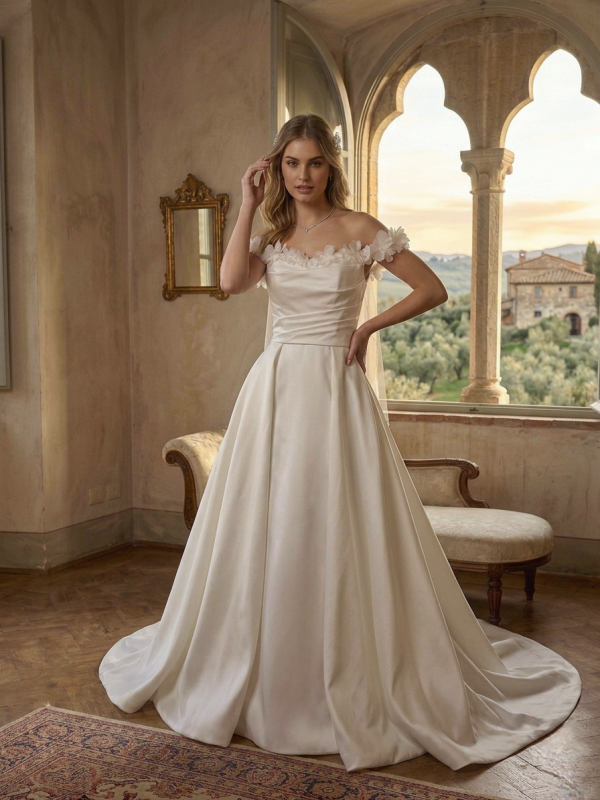 Menyasszonyi Ruha Lecsatolható Uszállyal Menyasszonyi Ruha Lecsatolható Uszállyal