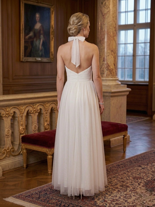 Elegáns görög stílusú fehér alkalmi ruha Elegáns görög stílusú fehér alkalmi ruha