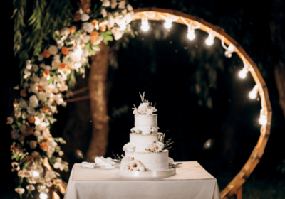 pasztell színú esküvői torta