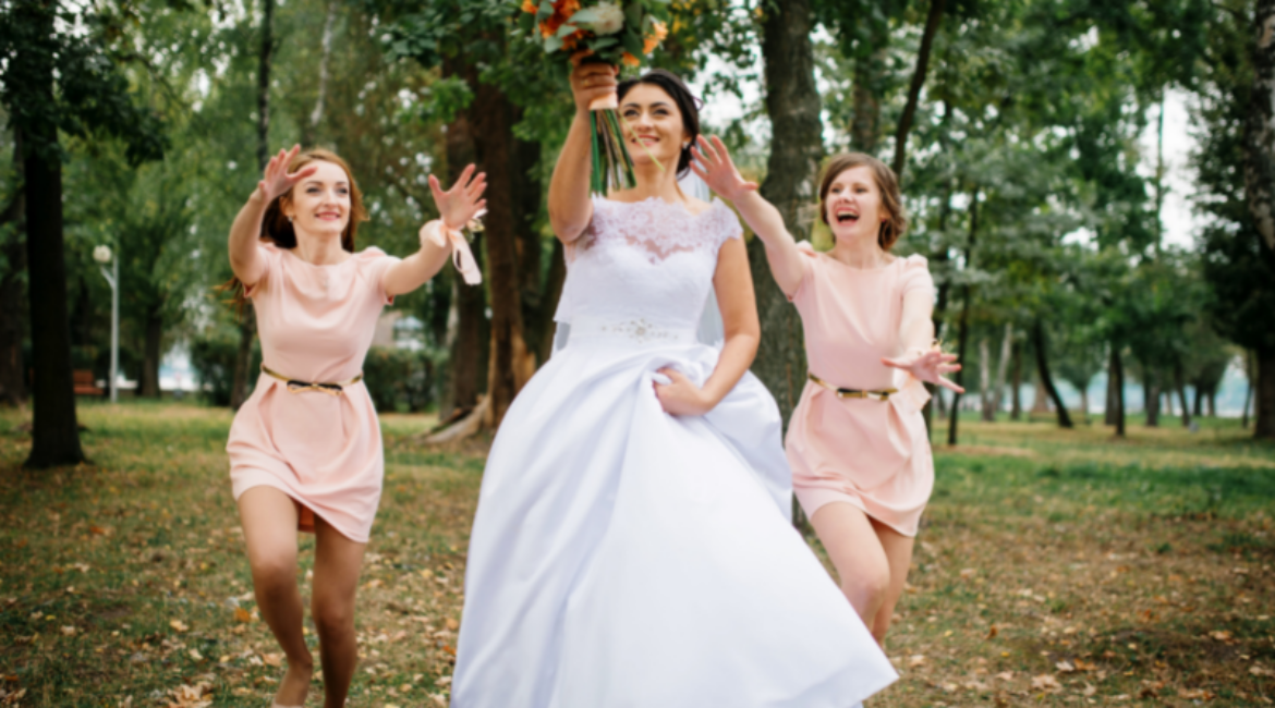 9 esküvői hagyomány, ami 2022-ben népszerű