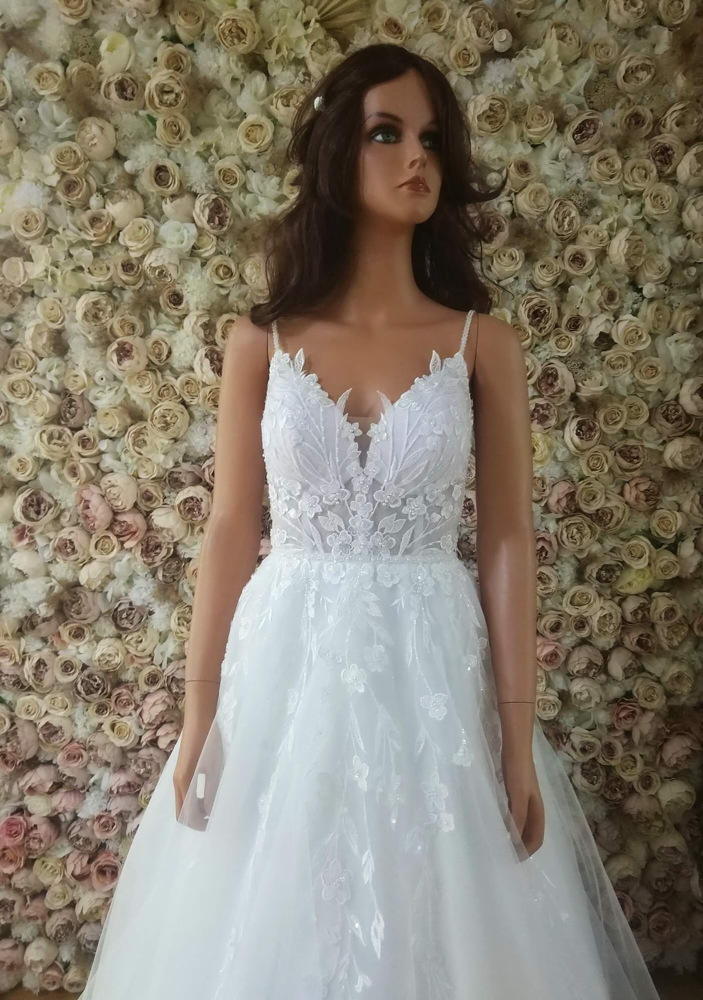Hófehér csillámló A-vonalú menyasszonyi ruha