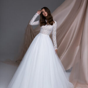 fehér zárt francia csipke menyasszonyi ruha