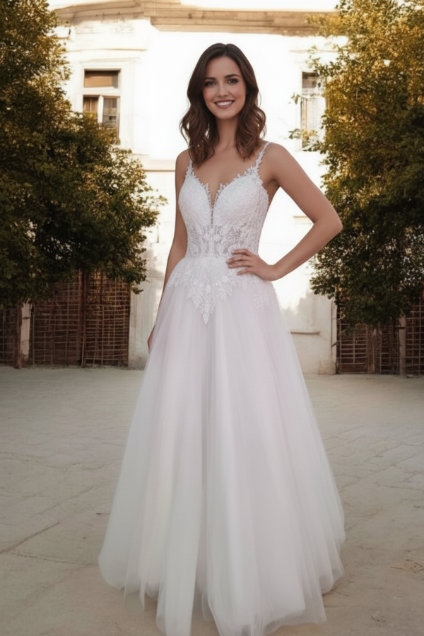 Tört fehér vállpántos tüll menyasszonyi ruha