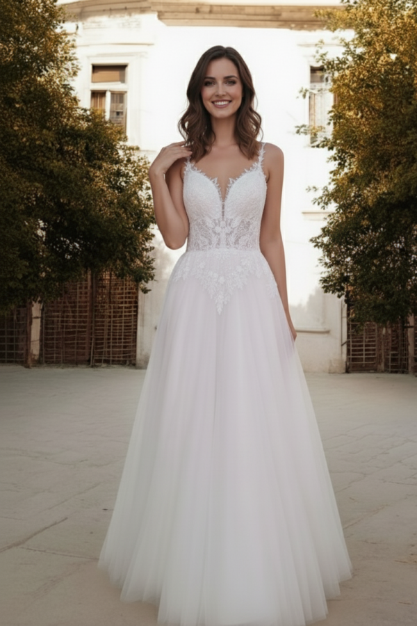 Tört fehér vállpántos tüll menyasszonyi ruha