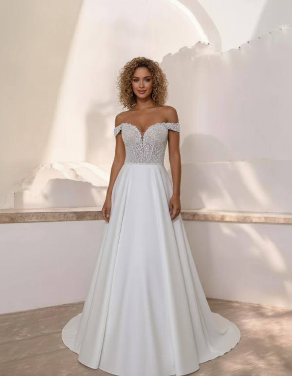 Ejtet vállas szatén menyasszonyi ruha