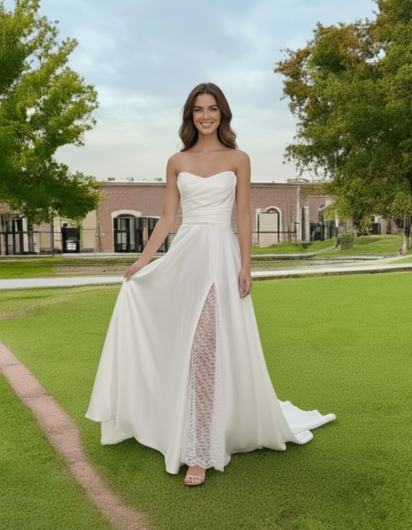 Hasított csipke betétes szatén menyasszonyi ruha