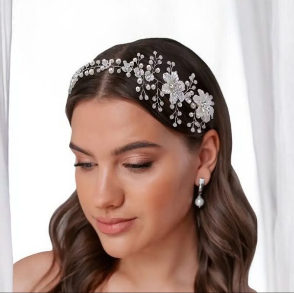 Virágos menyasszonyi fejdísz