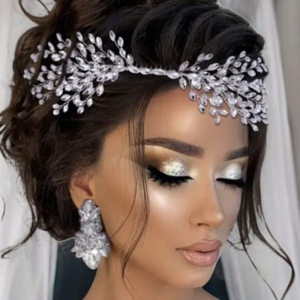 Köves menyasszonyi fejdísz