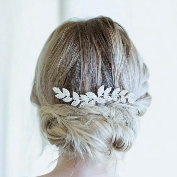Leveles menyasszonyi fejdísz