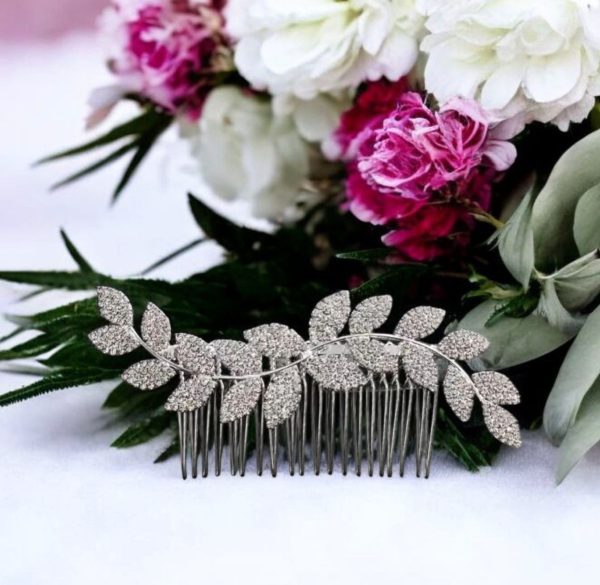 Leveles menyasszonyi fejdísz