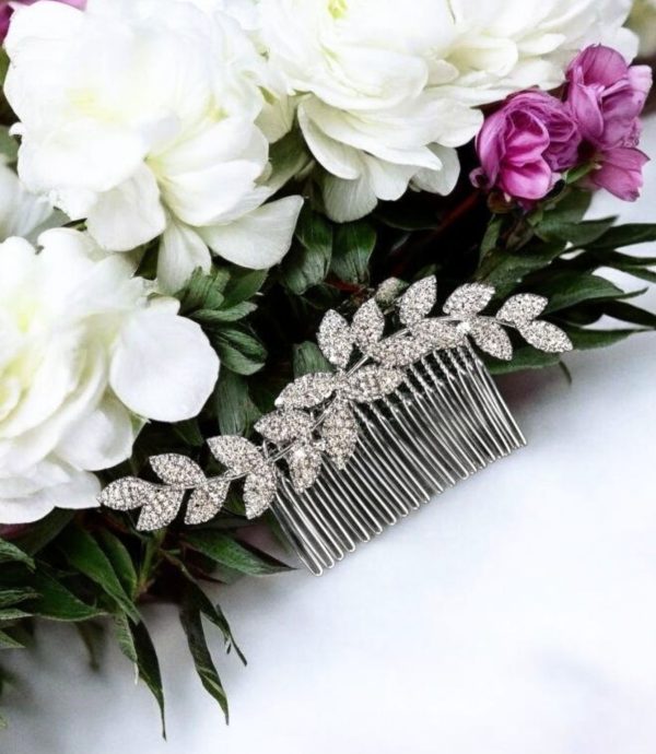 Leveles menyasszonyi fejdísz