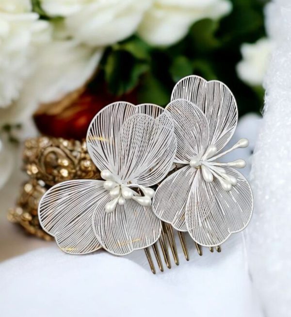 Virágos menyasszonyi fejdísz