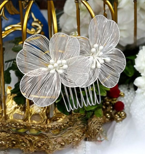 Virágos menyasszonyi fejdísz