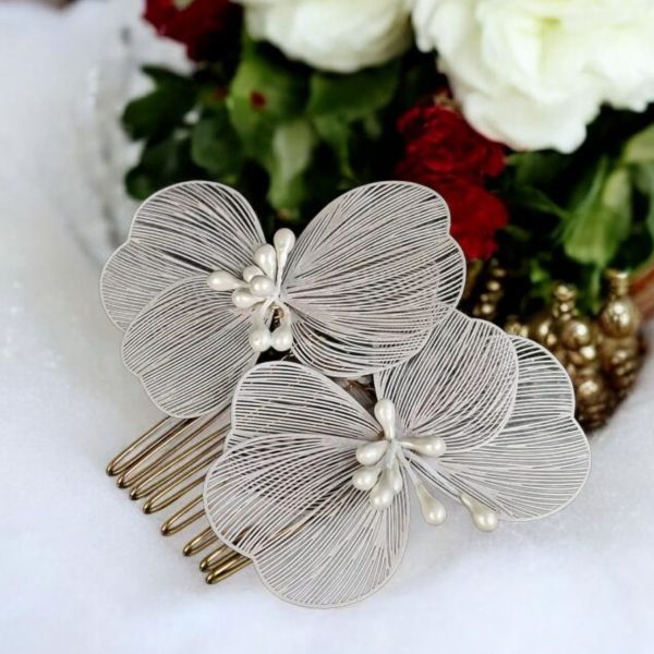 Virágos menyasszonyi fejdísz