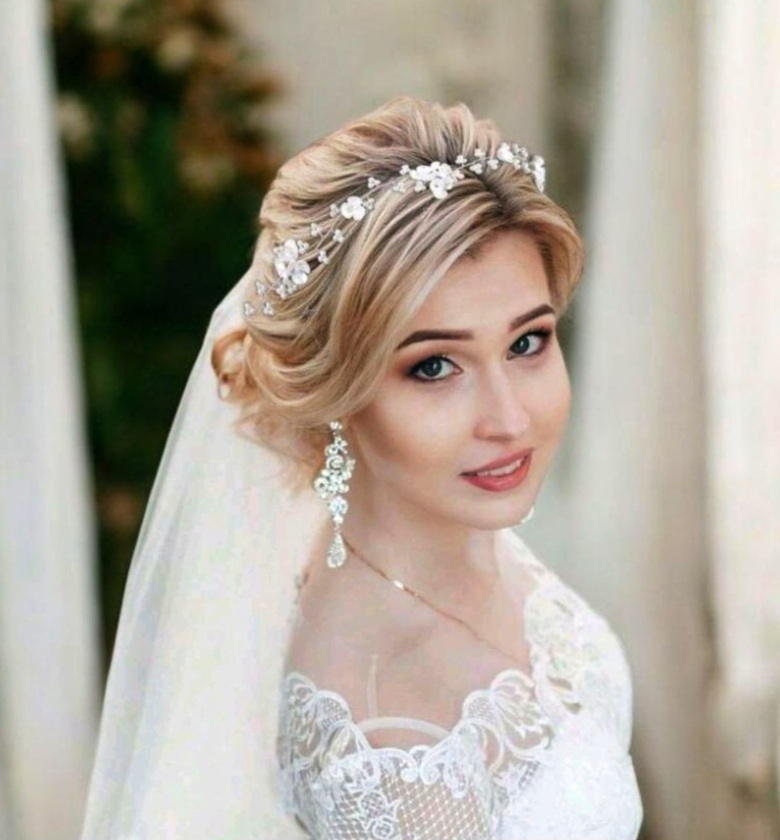 menyasszonyi fejdísz