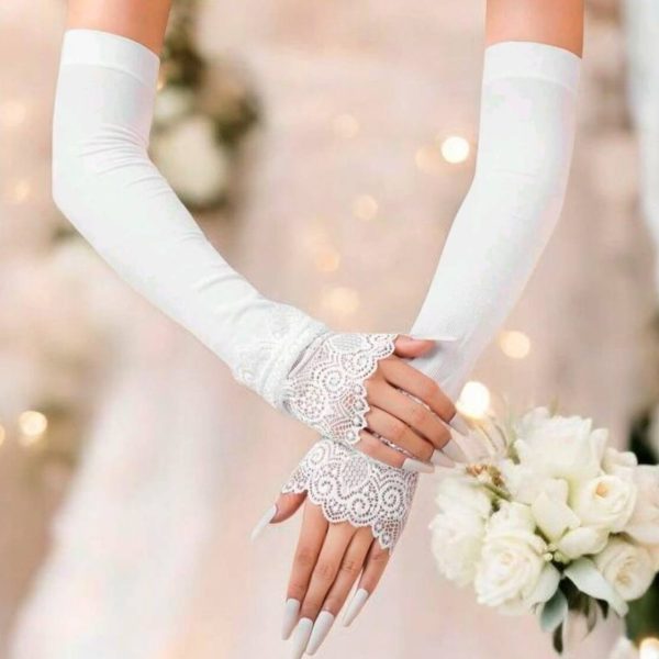 Csipkés menyasszonyi kesztyű
