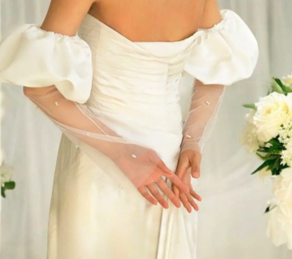 Hosszú menyasszonyi kesztyű ujj