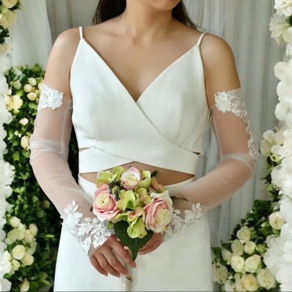 Hosszú csipkés menyasszonyi kesztyű