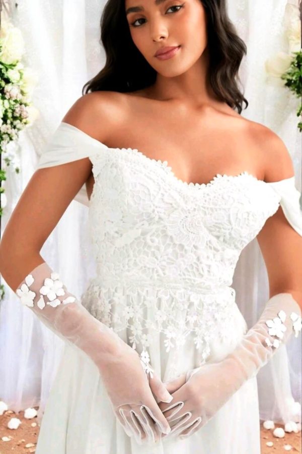 Virágos menyasszonyi kesztyű