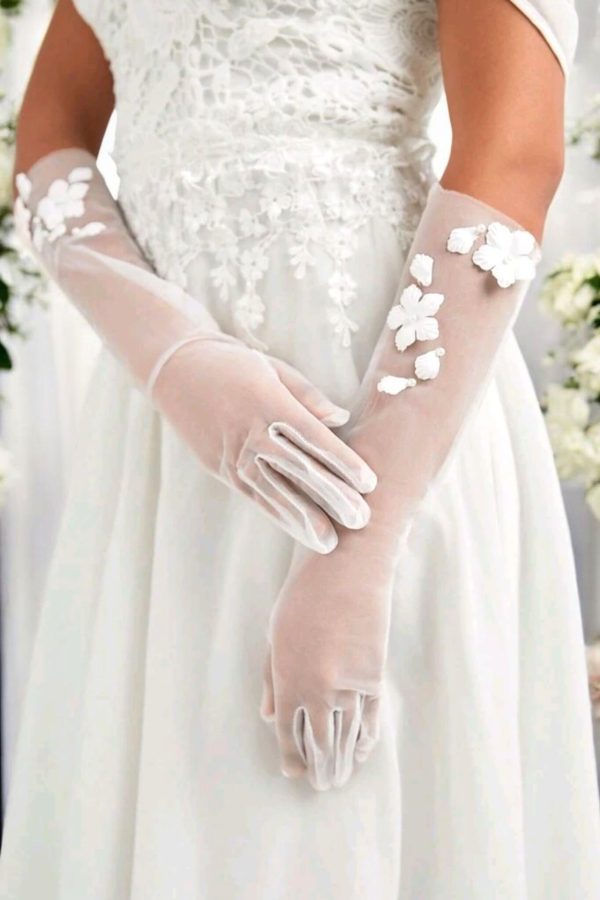 Virágos menyasszonyi kesztyű