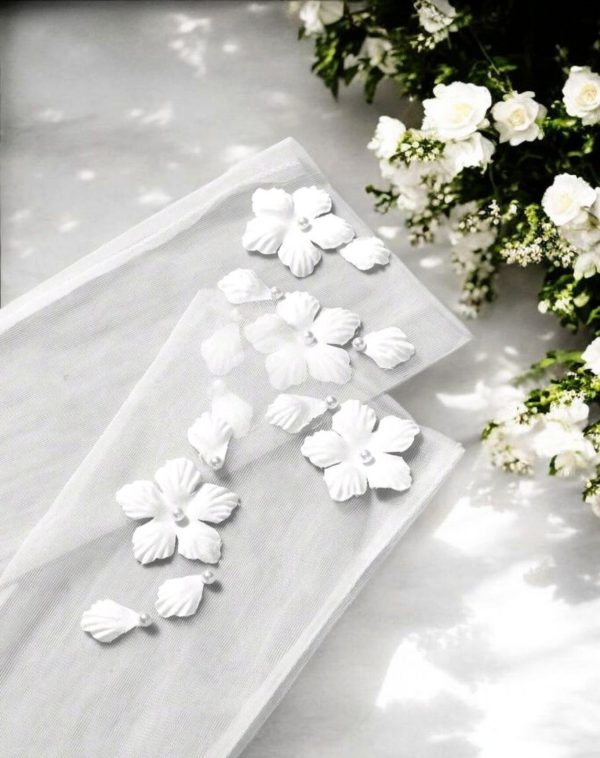 Virágos menyasszonyi kesztyű