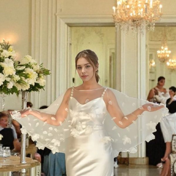 csipkés menyasszonyi pelerin