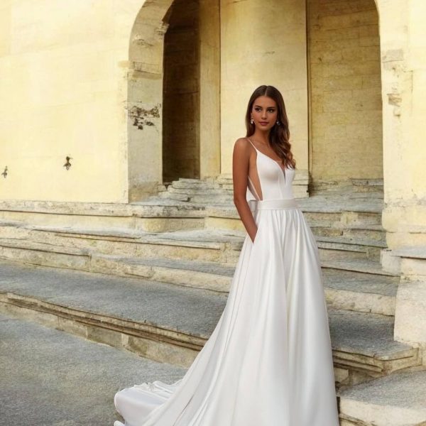 Szatén menyasszonyi ruha zsebekkel