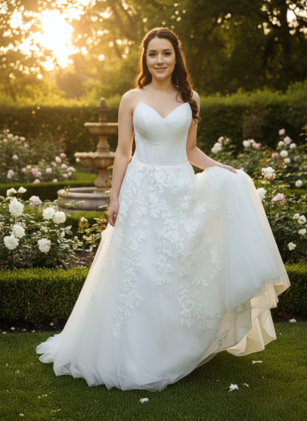 Hófehér csipkés menyasszonyi ruha